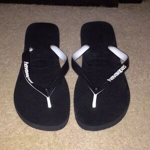 Havaianas Black and White Flip Flops